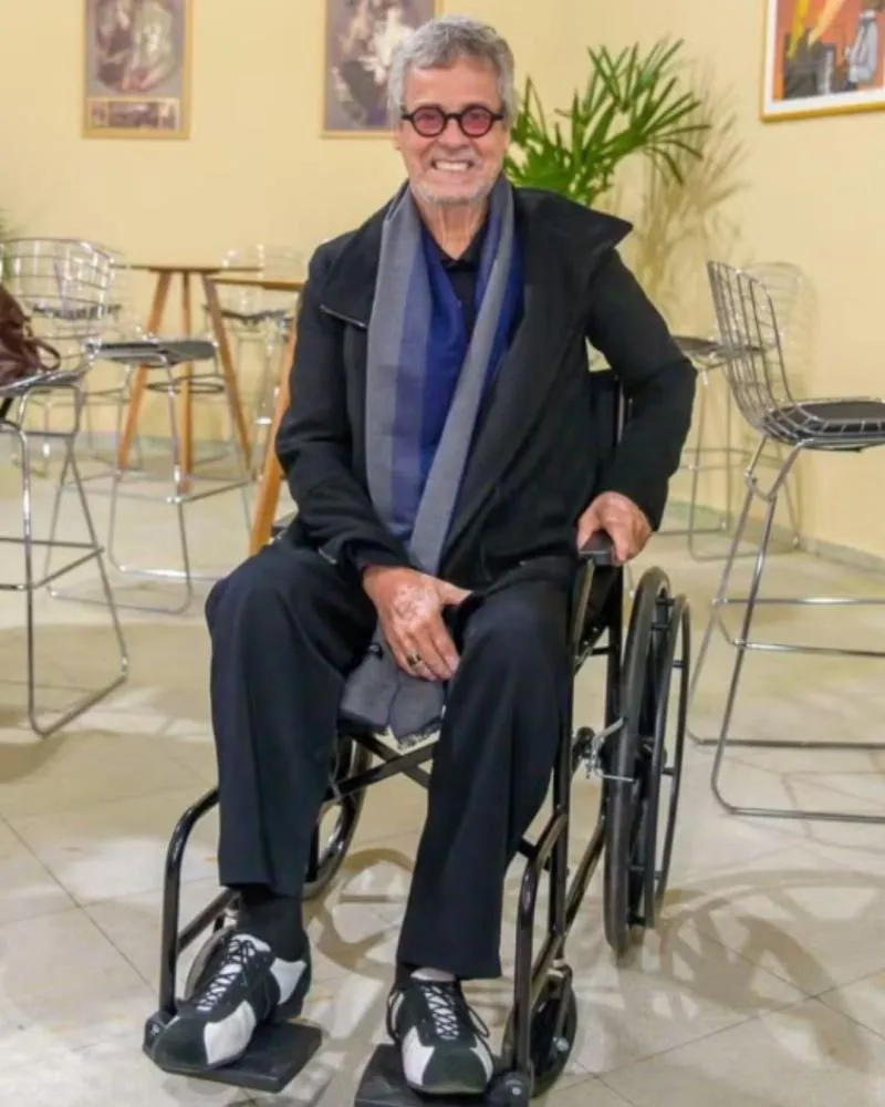 Aos 72 anos, Carlinhos de Jesus fala sobre saúde e dor crônica no quadril