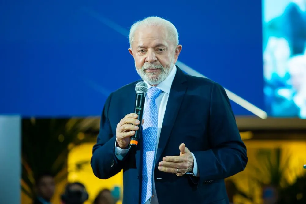 Lula afirma que disputará reeleição se estiver com saúde: “Não vou enganar o povo”