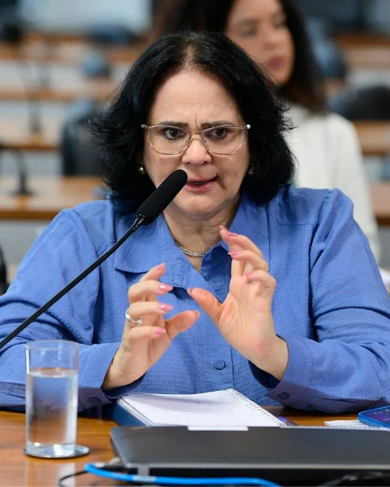 Damares sai em defesa de Bolsonaro e classifica decisão de Moraes como “um capítulo vergonhoso” do Brasil