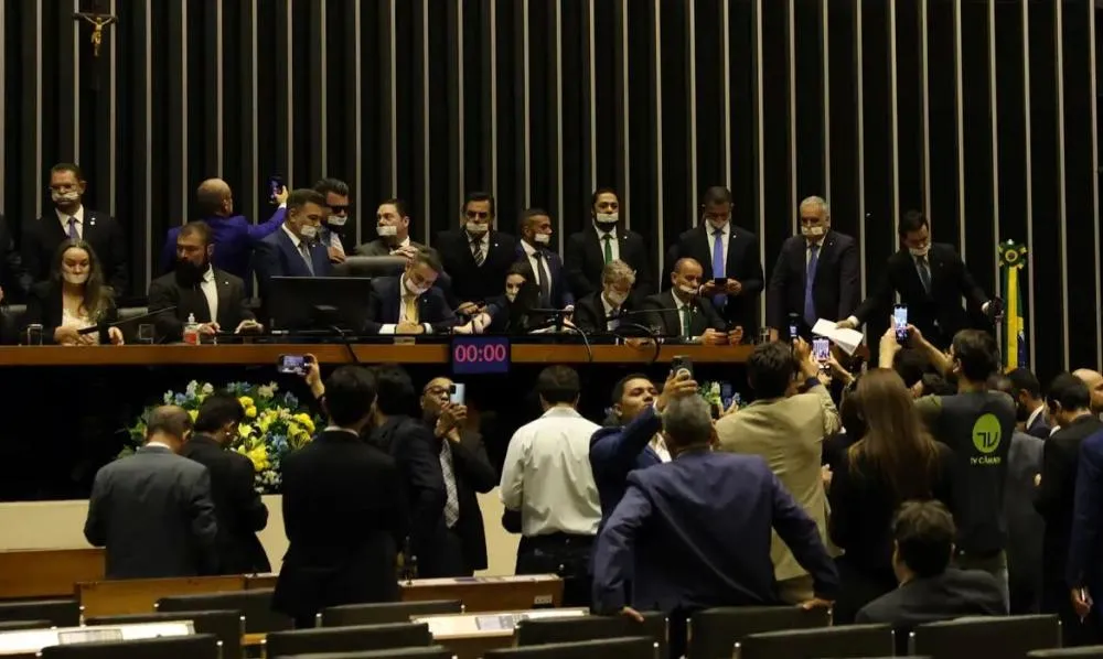 Mobilização da oposição no Senado chega ao fim após 48h de protesto e parlamentares se justificam