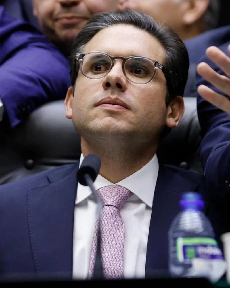 Hugo Motta nega ter acordo com bolsonaristas para pautar anistia e rebate: “Meu cargo é inegociável”