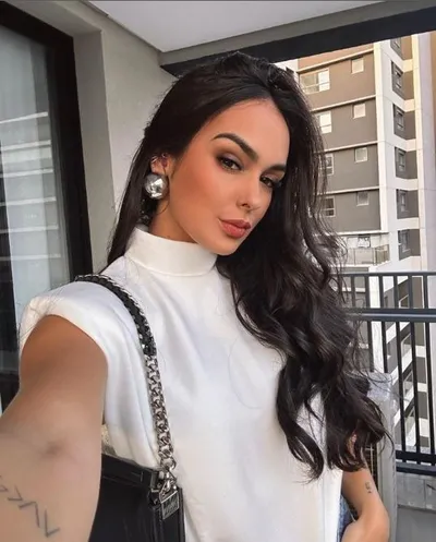 Após término ex-BBB Larissa Santos dispensa drama e afirma “Não esperem que eu fique choramingando”
