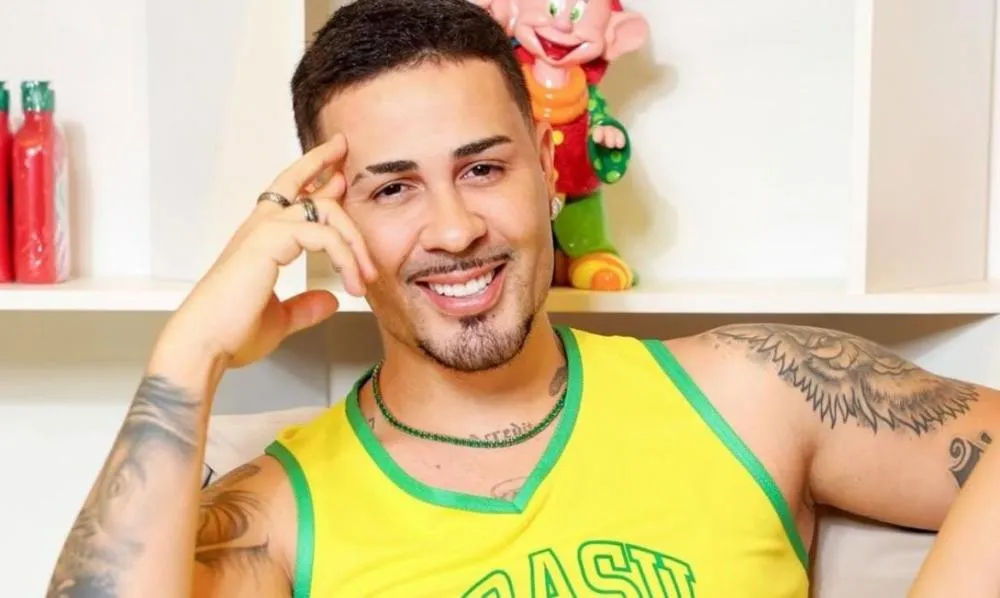 Carlinhos Maia rebate críticas sobre sexualidade e afirma que “existem diferentes tipos de gay assim como de hétero”