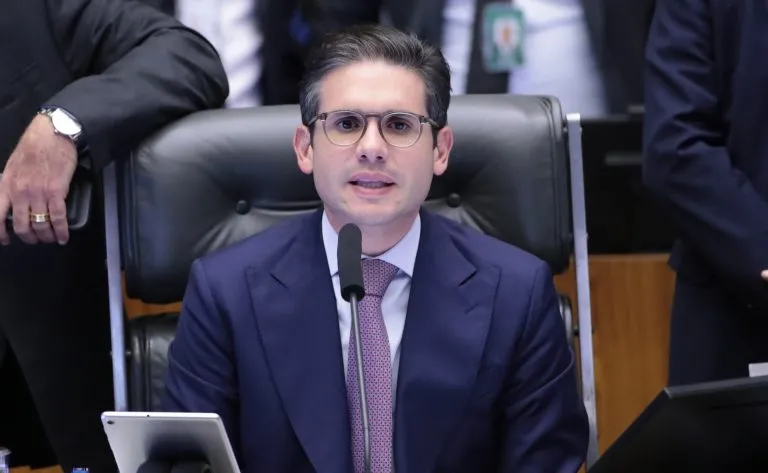 Motta diz que vai priorizar projeto contra ‘adultização’ de crianças após vídeo de Felca