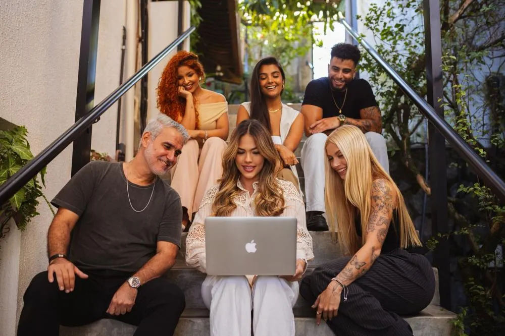 Elev-C vira assunto do momento e apresenta modelo inédito de negócios digitais com propósito social