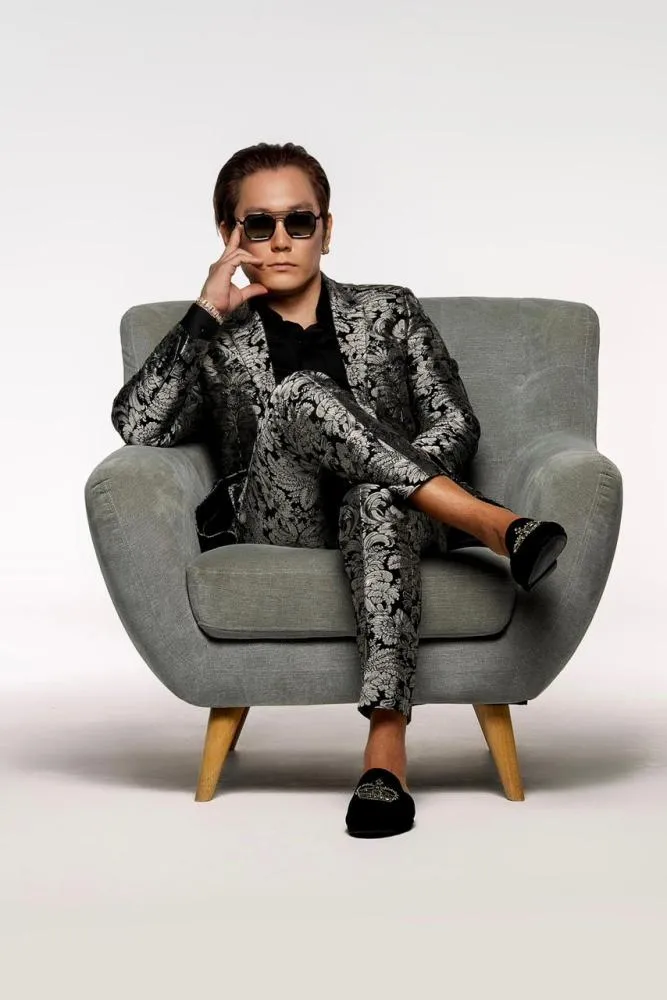 Escritor e influenciador, Philip Han faz sucesso mostrando lifestyle