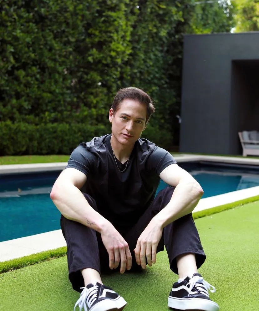 Quem é o empresário que tem causado polêmica na busca radical pelo rejuvenescimento; homem tem gastado em torno de R$ 11 milhões por ano para voltar a ter 18 anos