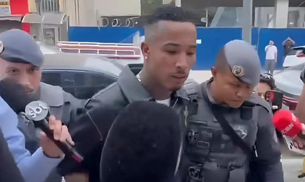 Em menos de três horas detido, Gato Preto paga fiança e é liberado de delegacia após acidente