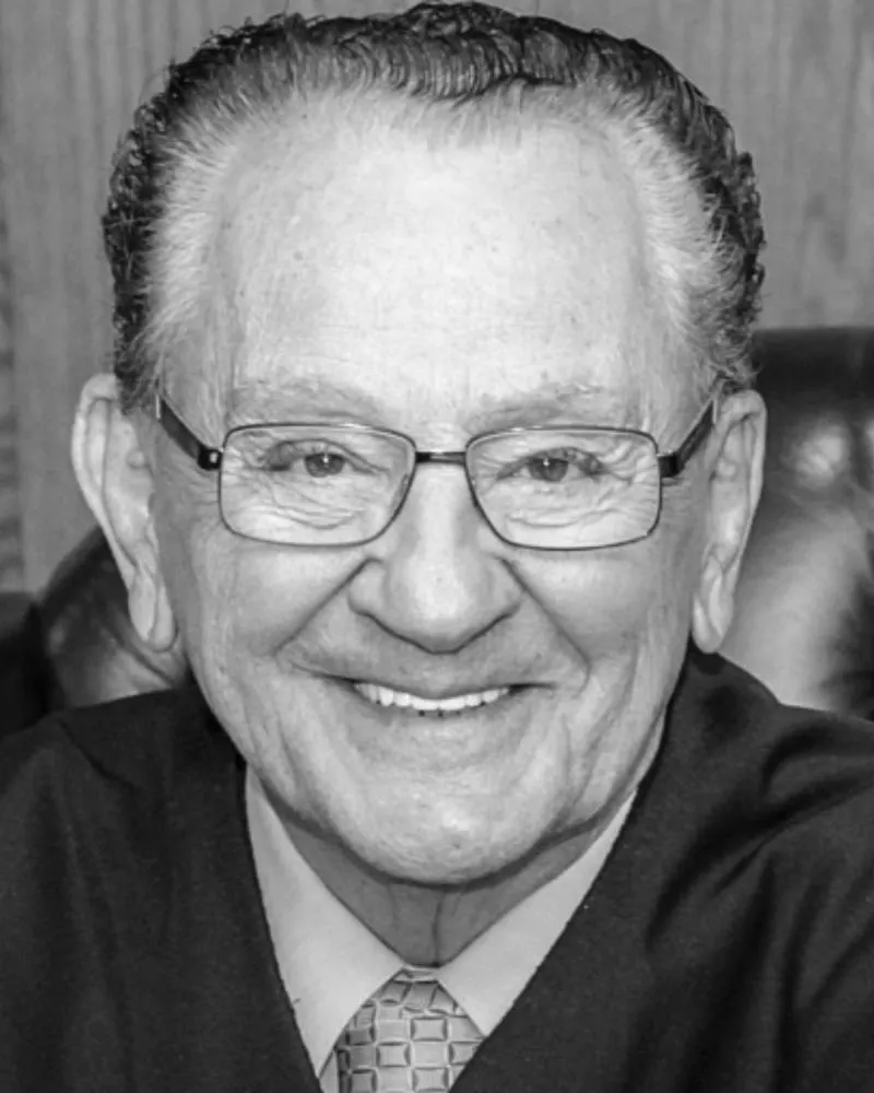 Morre juiz Frank Caprio, conhecido como “o melhor juiz do mundo”