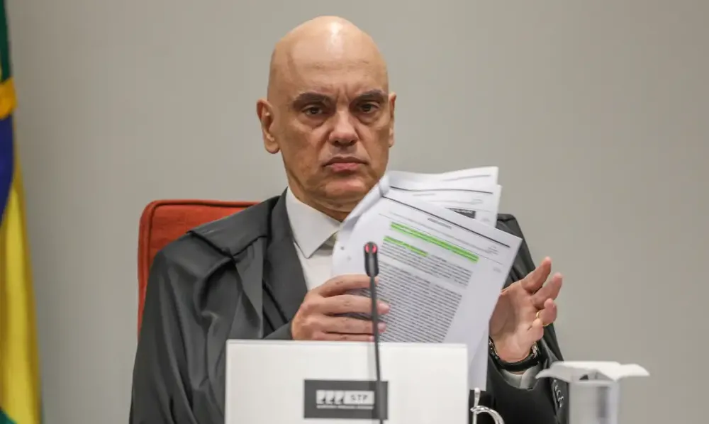 Cartão de bandeira americana de Moraes é bloqueado após sanções dos EUA