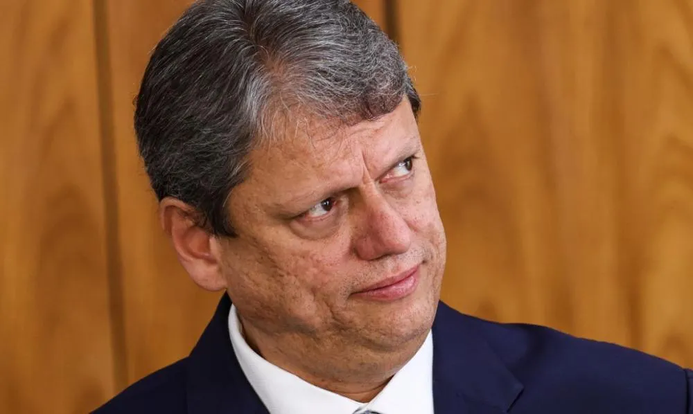 Tarcísio de Freitas é líder na corrida eleitoral para se reeleger governador de São Paulo em 2026, diz pesquisa