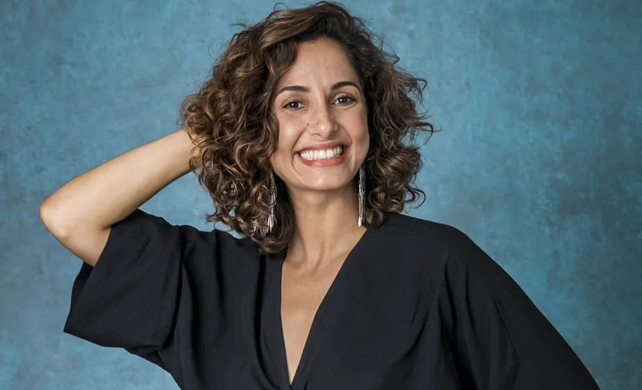 Camila Pitanga anuncia noivado com professor de filosofia Patrick Pessoa