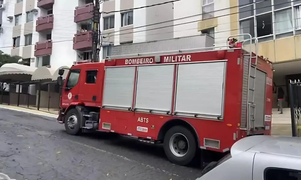 Zelador é suspeito de atear fogo em prédio após agredir moradora em Salvador