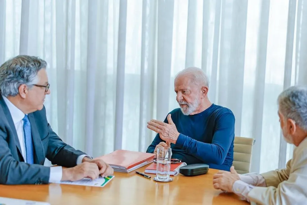 O que aconteceu? Médico de Lula faz revelações sobre o acidente doméstico