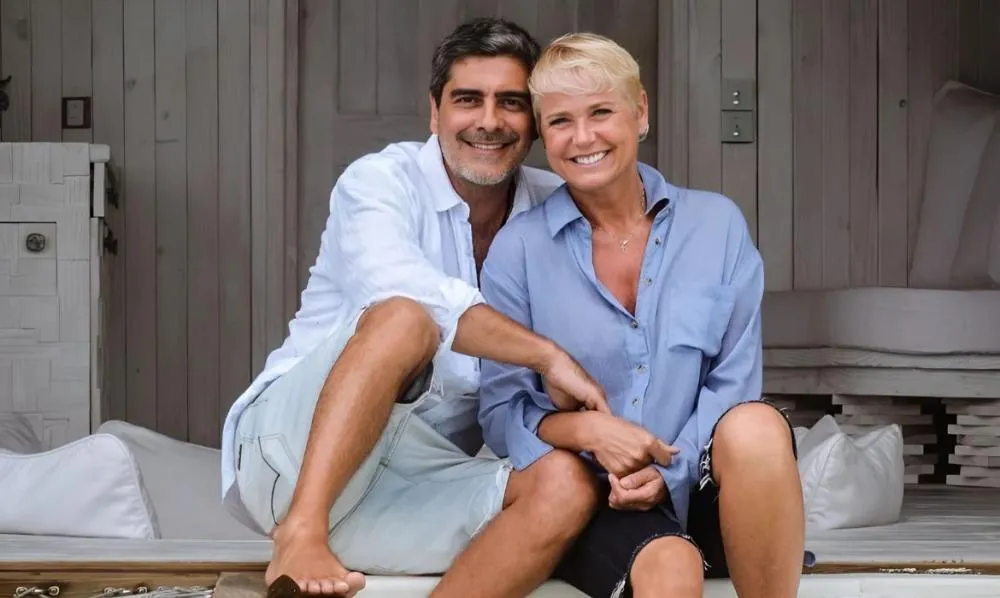 Relacionamento aberto? Marido de Xuxa choca ao pagar por massagens com “final feliz”; entenda