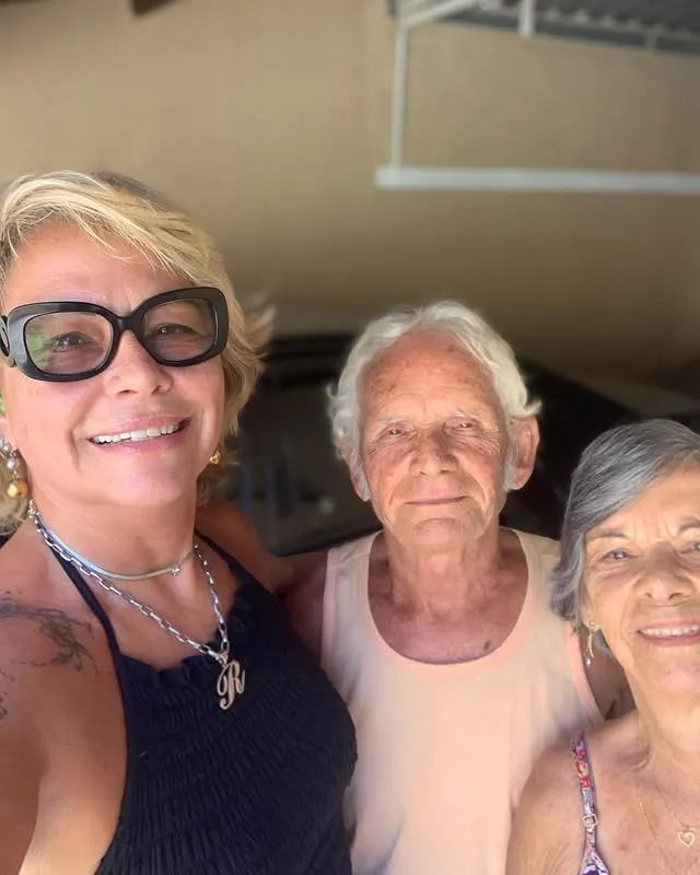“Barbárie”, diz ex-mulher de Bolsonaro ao relatar assalto à casa dos pais no último domingo