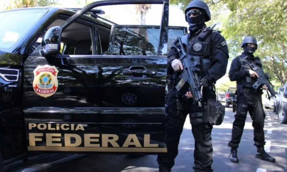 Entenda como funciona o esquema do PCC, alvo da maior operação da história da Polícia Federal