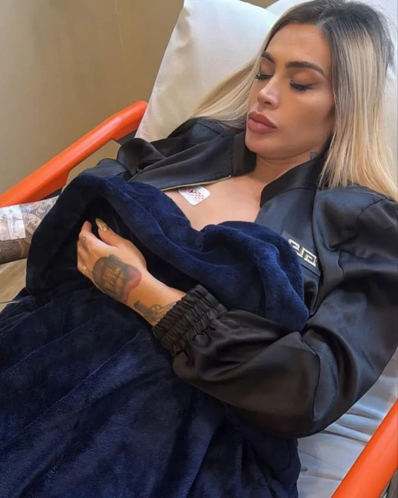 Grávida, Juju Ferrari mostra como ficou seu corpo após infecção no bumbum