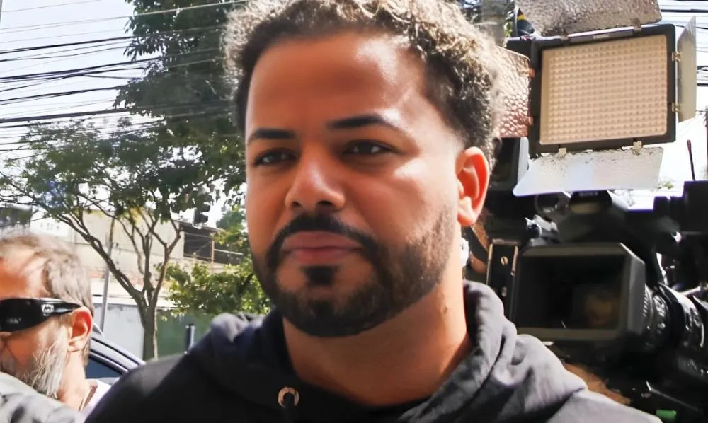 Preso, Hytalo Santos é ignorado pela família e recebe auxílio apenas de sua assessora, segundo fonte