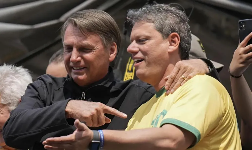 “Primeiro ato, se eu for presidente, será indulto a Bolsonaro”, afirma Tarcísio de Freitas