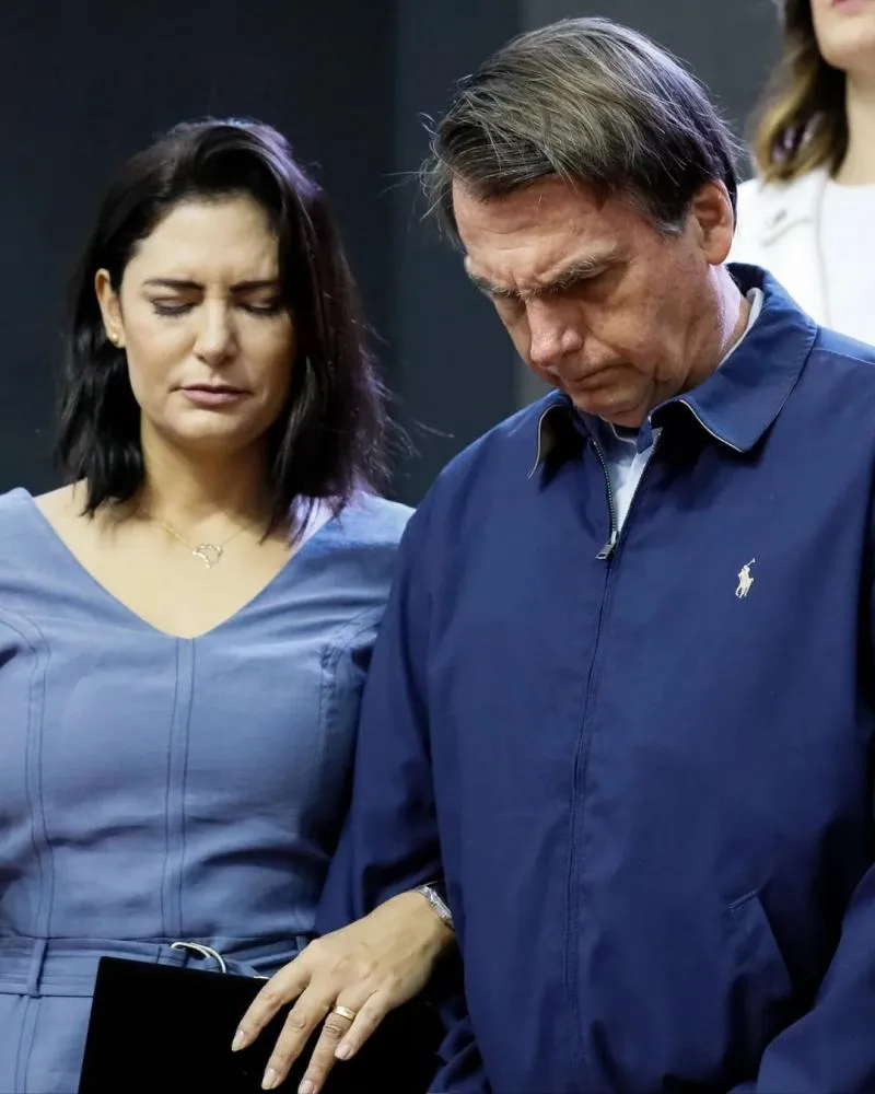 Michelle Bolsonaro compartilha passagem bíblica nas redes: “Eterna misericórdia”