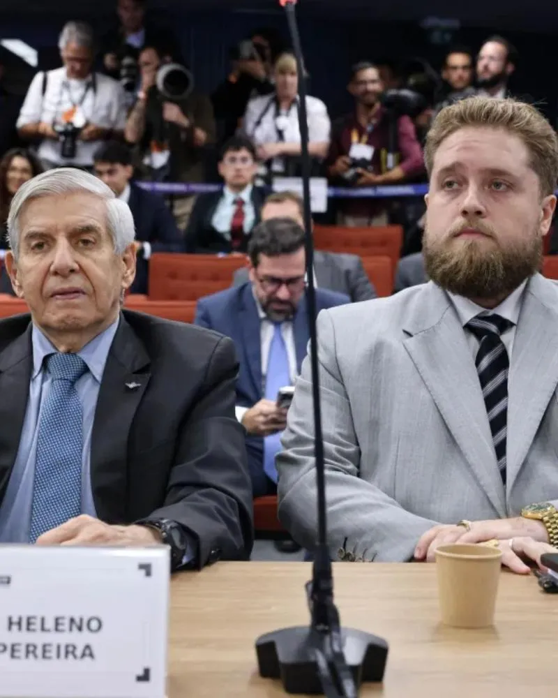 Defesa de general Heleno critica acesso às provas e menciona afastamento de Bolsonaro