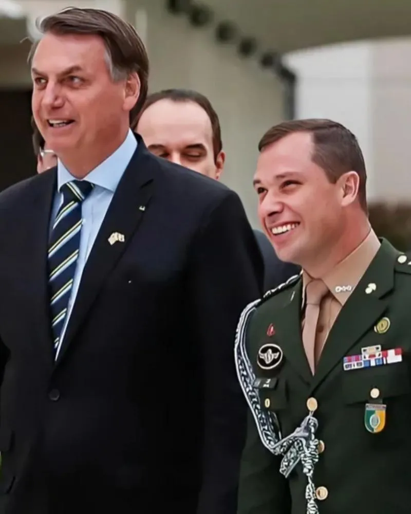 Defesa de Jair Bolsonaro questiona delação de Mauro Cid: “Não há uma única prova”