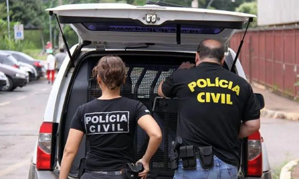 Mulher é presa suspeita de filmar e vender conteúdo sexual da filha