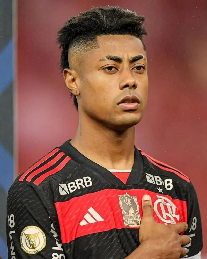 Atacante do Flamengo vive dia do julgamento que pode afastá-lo do futebol; entenda o caso