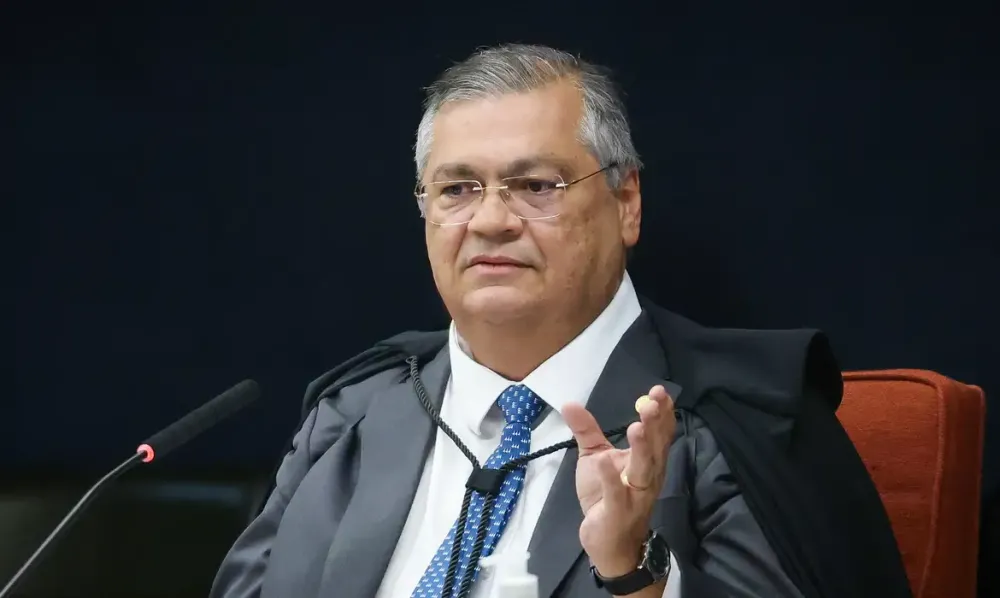 Flávio Dino vota pela condenação de Bolsonaro e sete aliados no STF