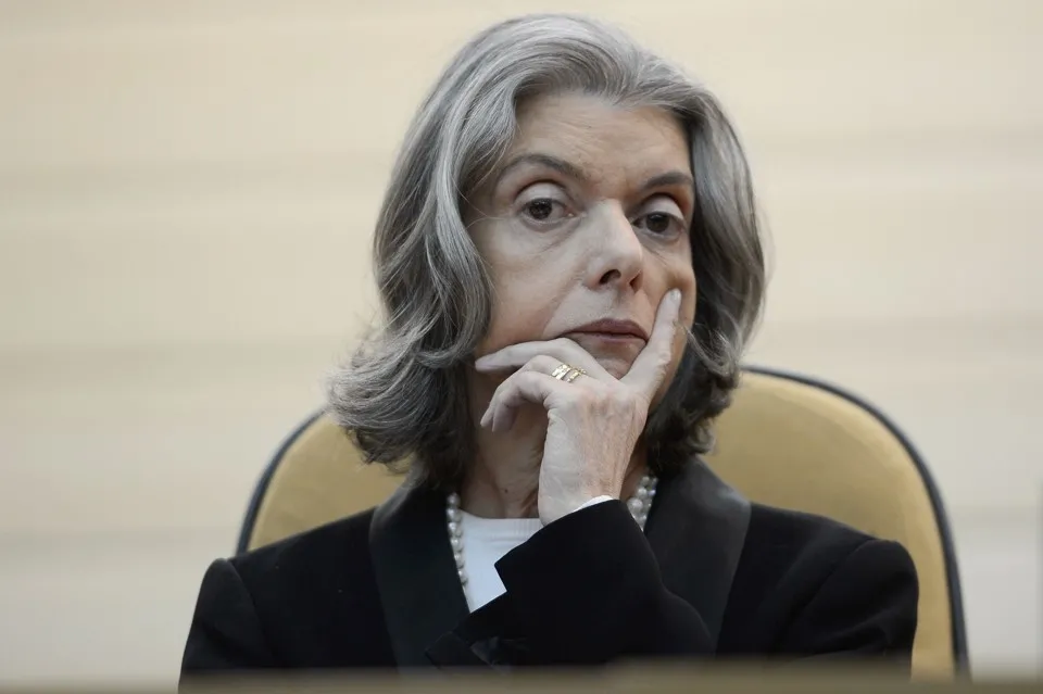 Confira que horas será o voto de Cármen Lúcia no julgamento de Bolsonaro no STF