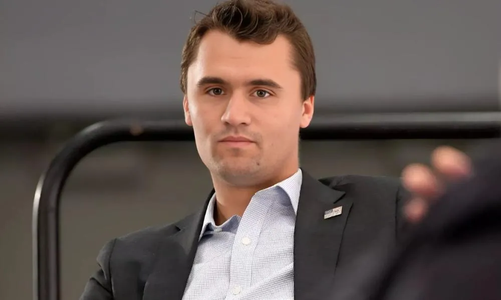 Charlie Kirk defendeu sanções dos EUA ao Brasil e criticou julgamento da trama golpista no STF