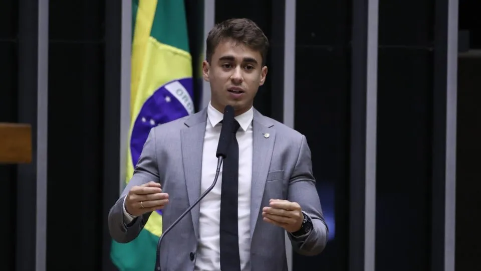 Deputado Nikolas Ferreira pede à PF reforço na segurança após ameaças e atentado a Kirk nos EUA