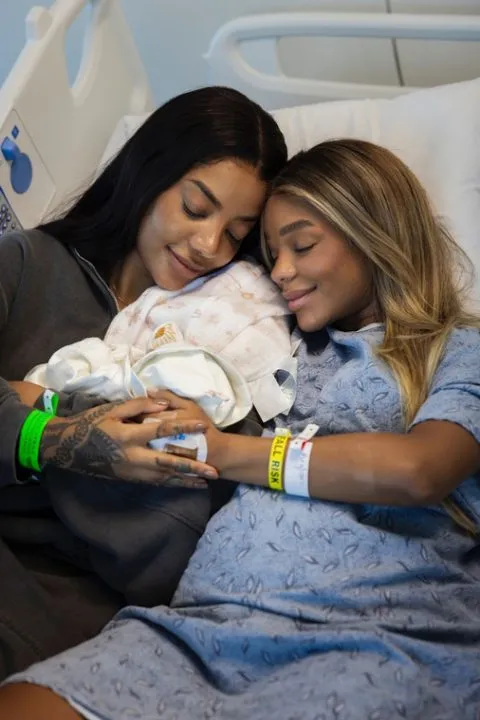 Em homenagem à filha, Ludmilla rebate comentários sobre paternidade: “Precisa mesmo de pai?”