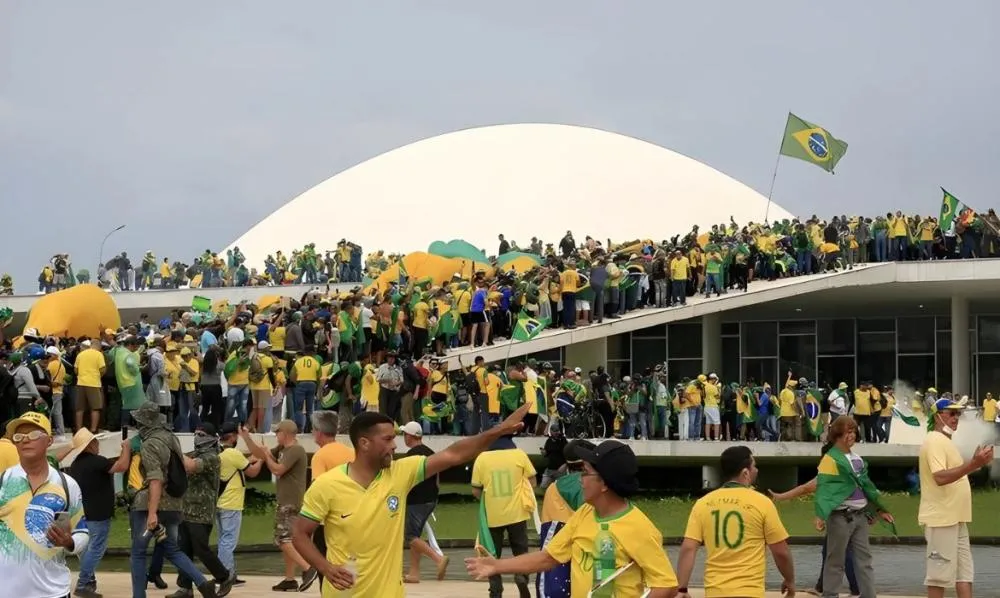 STF e Planalto avaliam apoio à “anistia light” para crimes contra a democracia