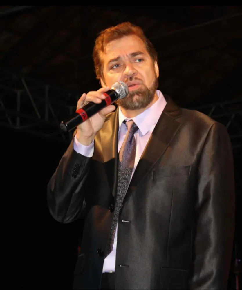 Cantor e compositor Peninha se defende após ataques: ‘Estão me confundindo, não sou eu”