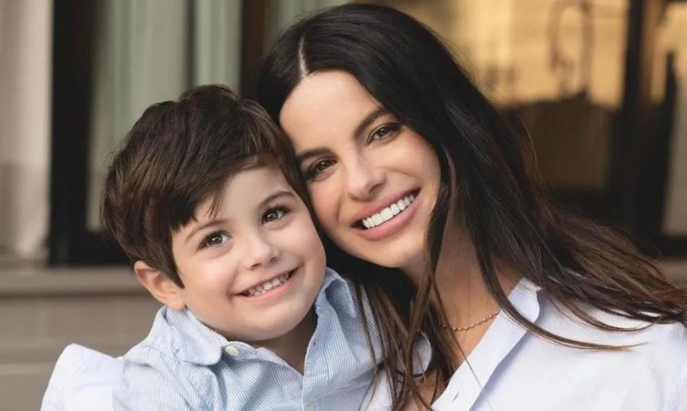 Sthefany Brito se emociona e desabafa sobre o crescimento do filho às vésperas de seu aniversário