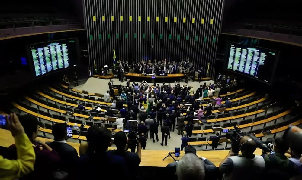 Veja quais deputados do PT votaram a favor da PEC da Blindagem