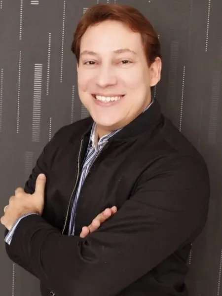 Pastor Felipe Heiderich denuncia ataque homofóbico por vizinhos em São Paulo