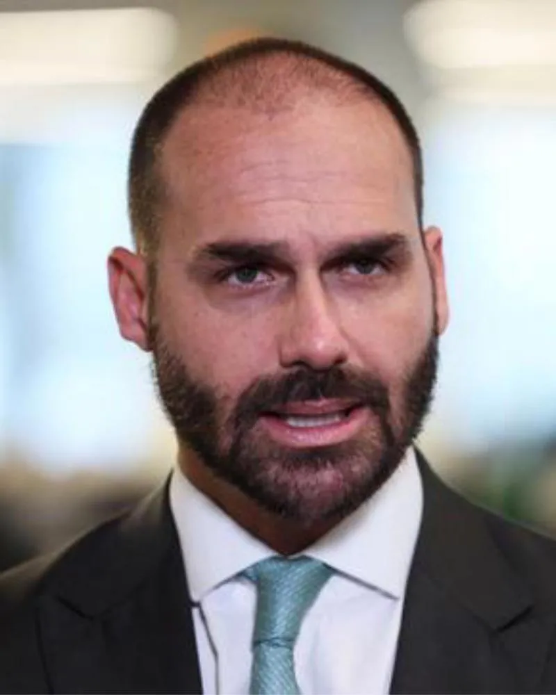 Eduardo Bolsonaro acusa Alexandre de Moraes e diz que ministro “quer matar meu pai”