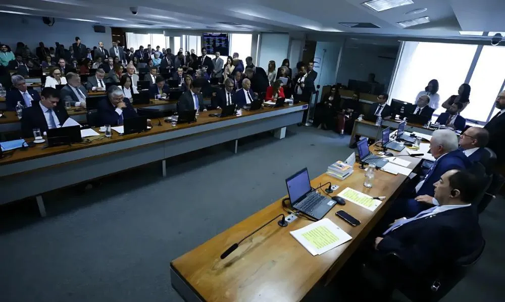CCJ do Senado enterra PEC da Blindagem em votação unânime