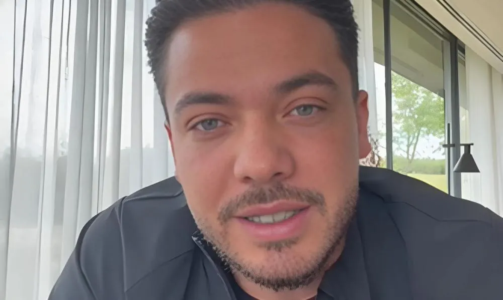 Após susto, Wesley Safadão se emociona ao relatar cirurgia do filho para retirada de tumor na cabeça