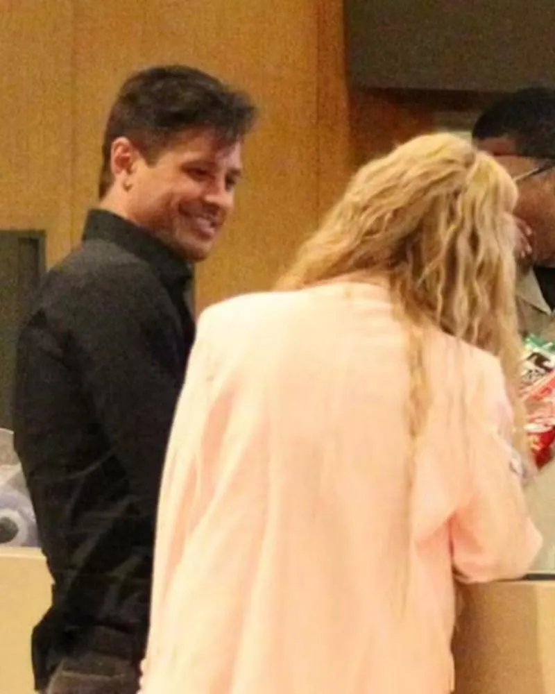 Dado Dolabella surge em shopping com loira misteriosa após idas e vindas com Wanessa
