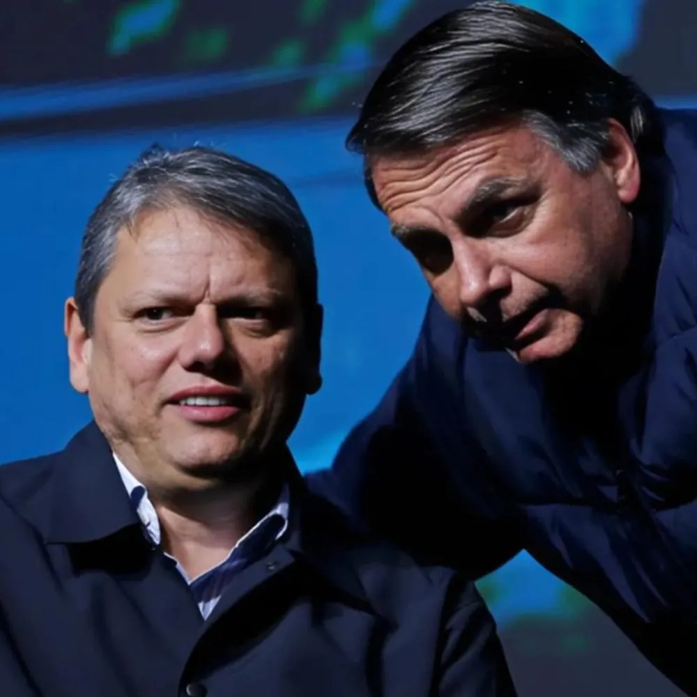 Tarcísio de Freitas afirma que a situação de Bolsonaro é “triste” após breve visita