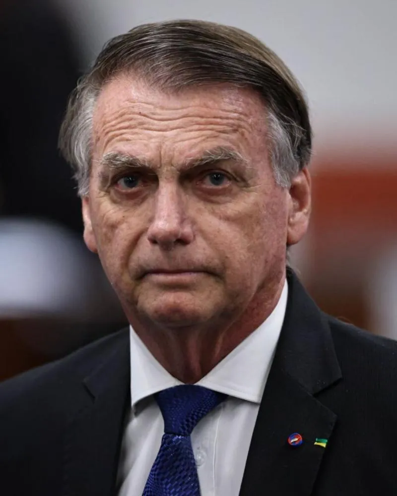 Moraes permite grupo de oração na residência de Bolsonaro, mas impõe regras