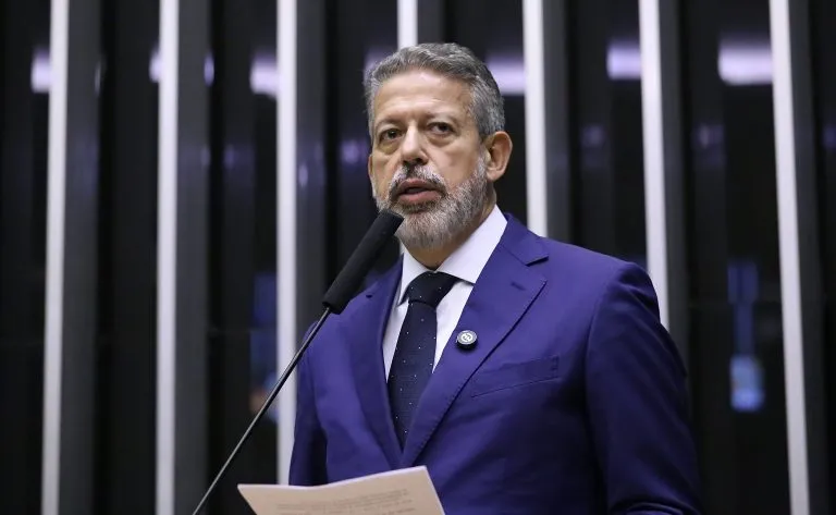 Deputados liberam isenção do IR até R$ 5 mil; entenda o que muda