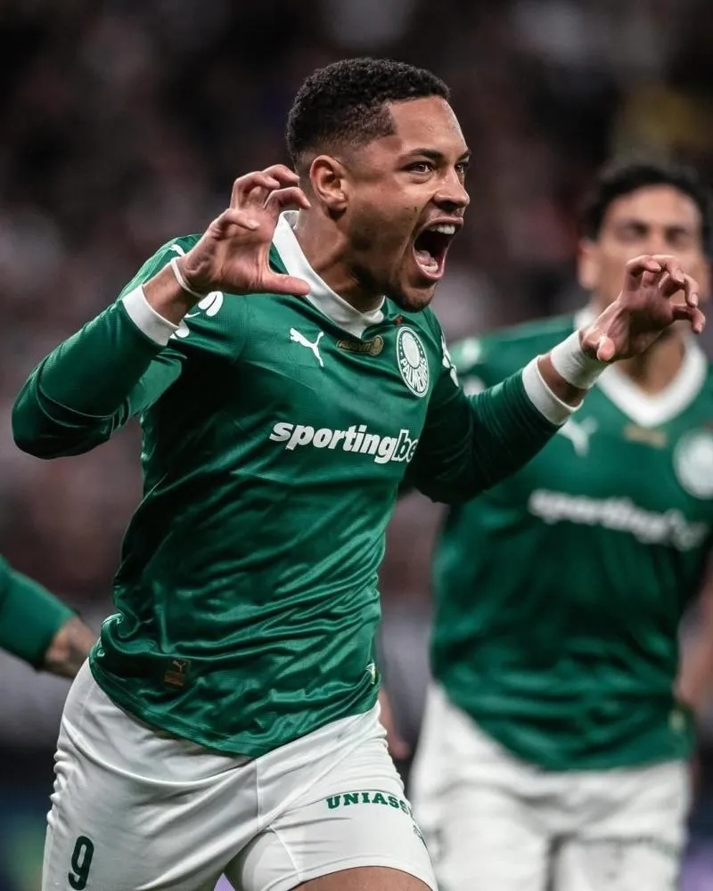 Após vitória em clássico, Vitor Roque faz publicação homofóbica e Palmeiras se manifesta: “Não cabe mais no futebol”