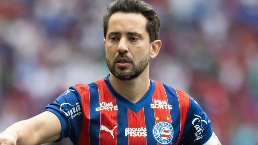  Jogador Everton Ribeiro passa por cirurgia contra câncer de tireoide; saiba os principais sintomas da doença