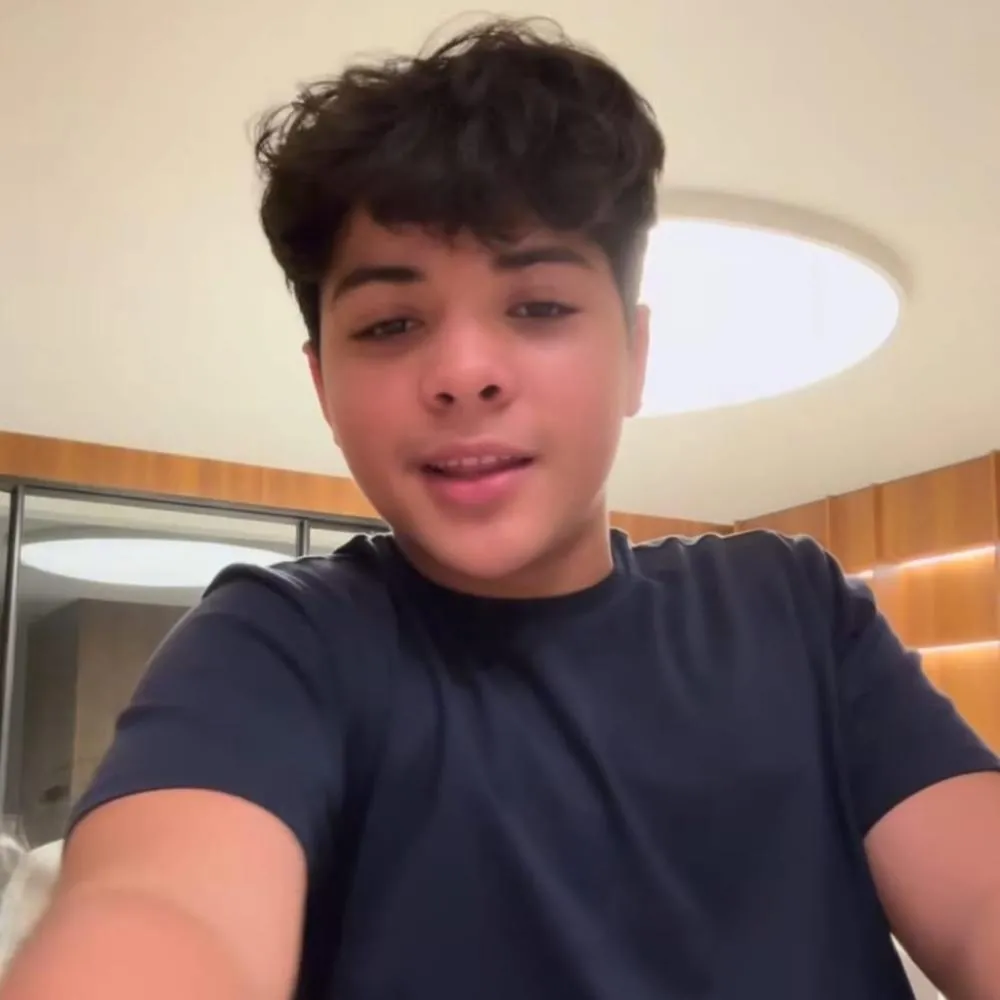 Filho de Wesley Safadão reaparece na web após cirurgia na cabeça: “Simplesmente maravilhoso”
