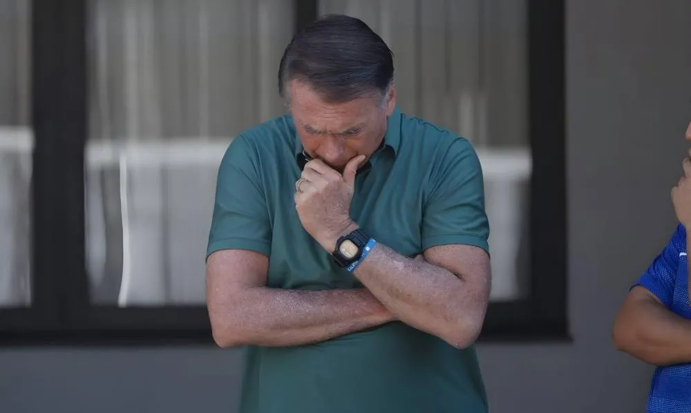 Veja o 'único' pedido de Bolsonaro a quem o visita em prisão domiciliar